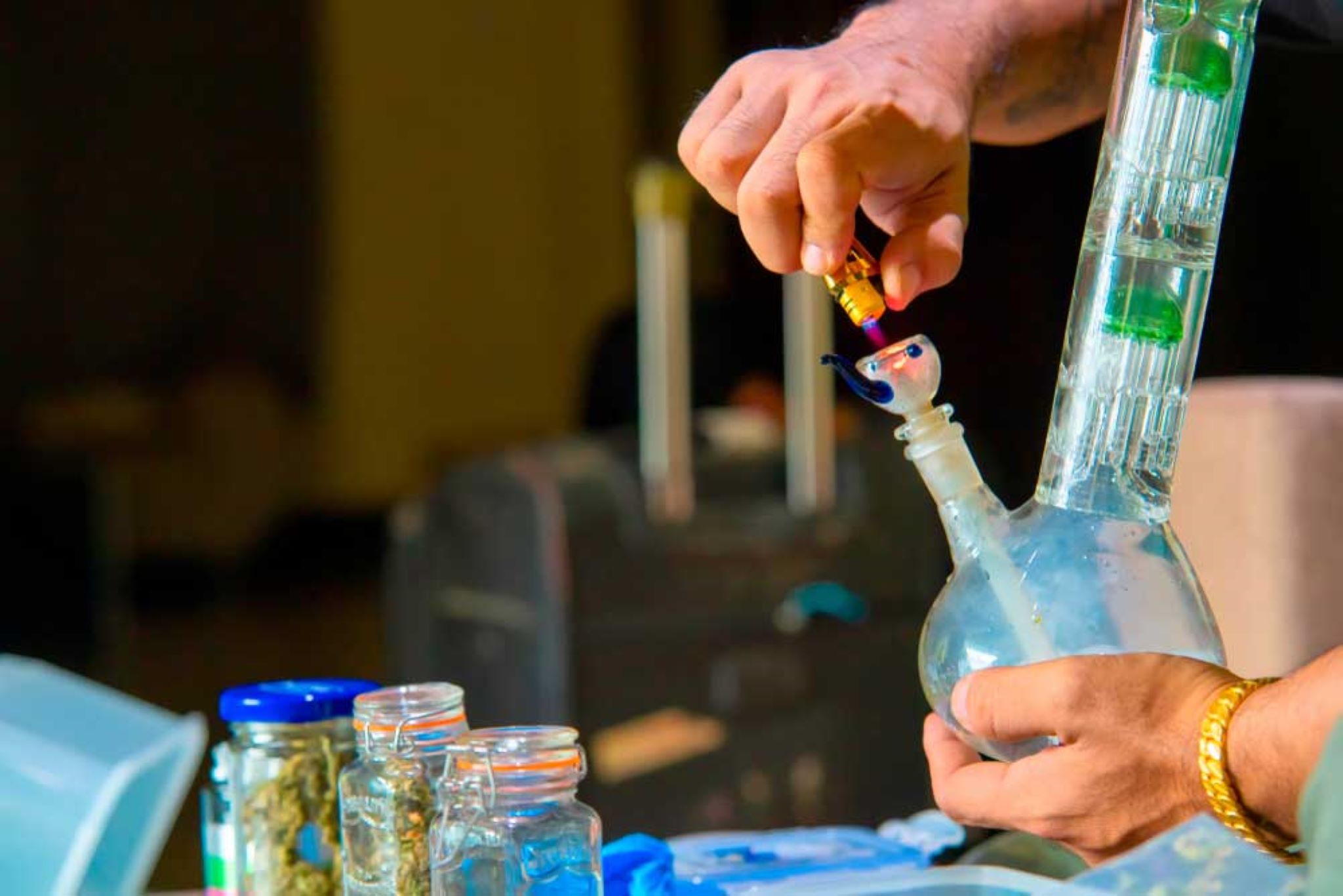 How to Clean a Bong the Right Way